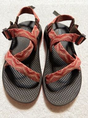 CHACO CLASSIC SANDALS  Size 4 Kids